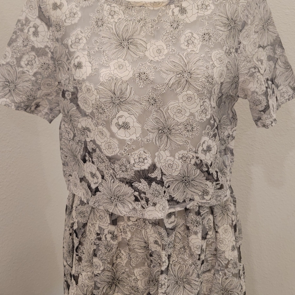 Fashion Union Size 4 Jaquard black and white matching set